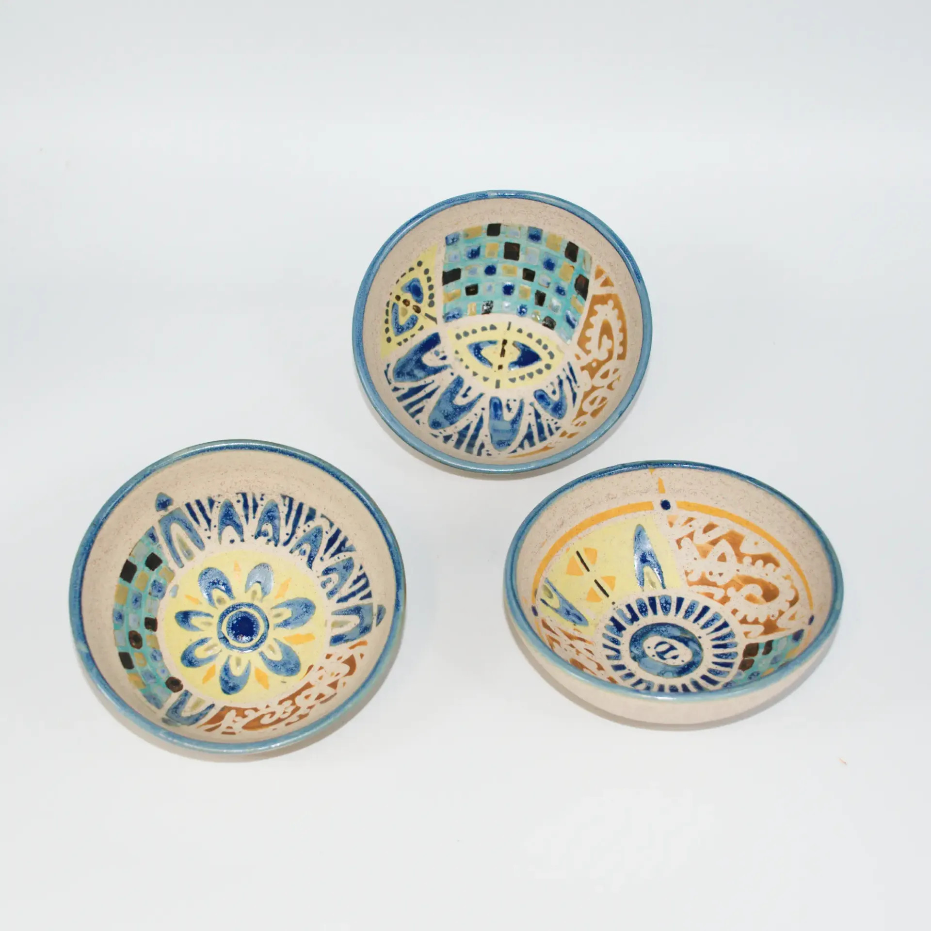 059031  Ceramic bowl  3,5cm height x 10,50cm ø