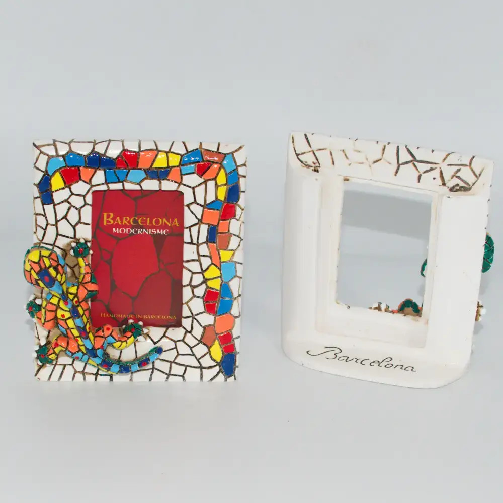 031009A Small photo frame  10cm height x 9cm length x 4cm width