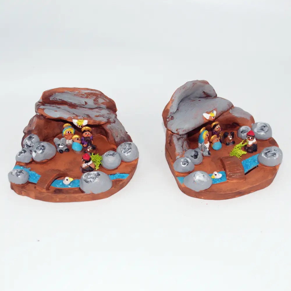 011002/1  Cave 6cm height x 10cm length x 9cm width