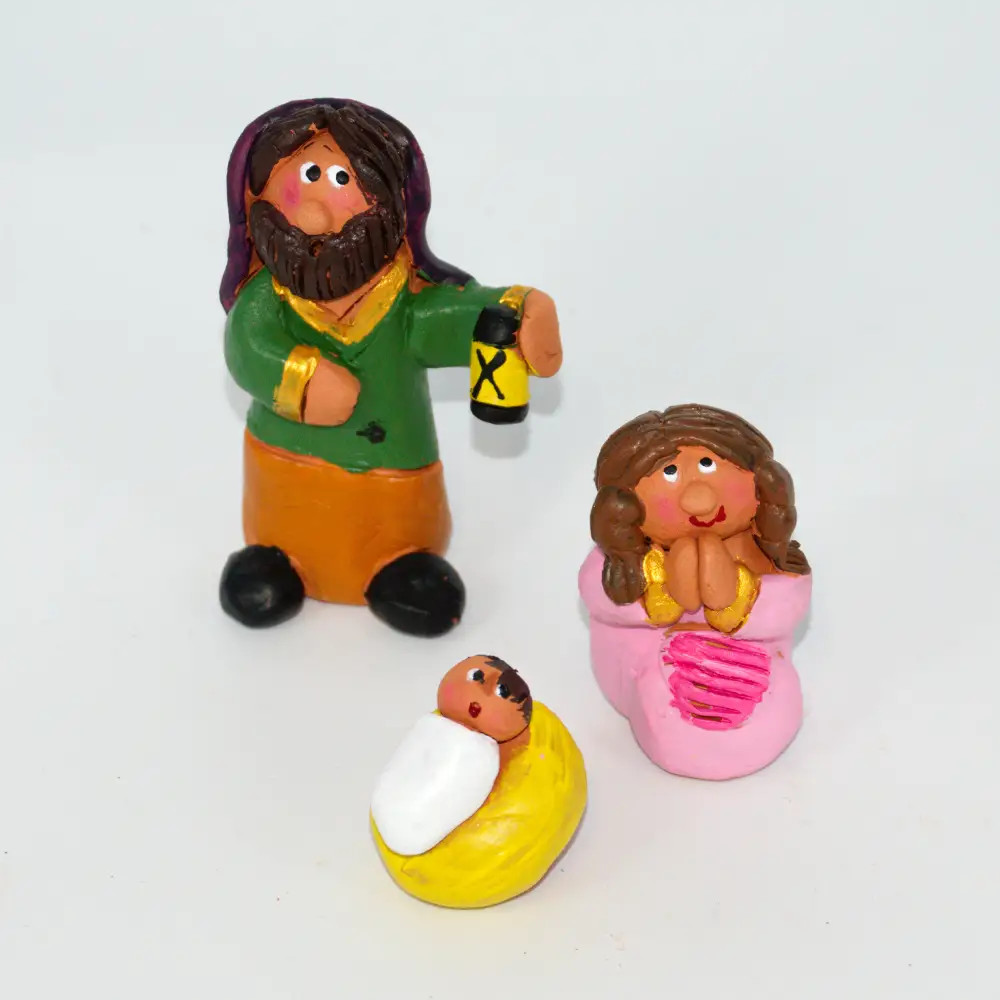 011063A  3 pieces  6cm height x 4cm length x 2,5cm width (Saint Joseph)